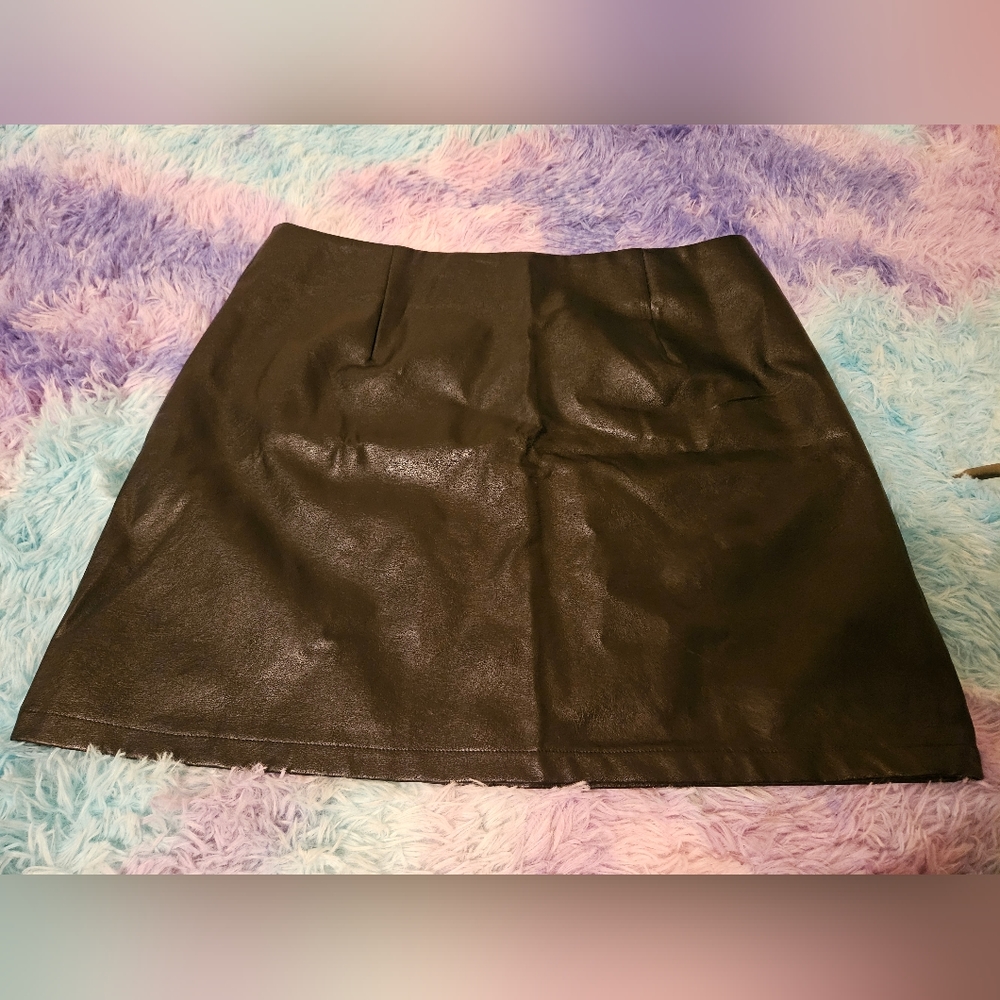 Guanyy Faux Leather Mini Skirt NWT